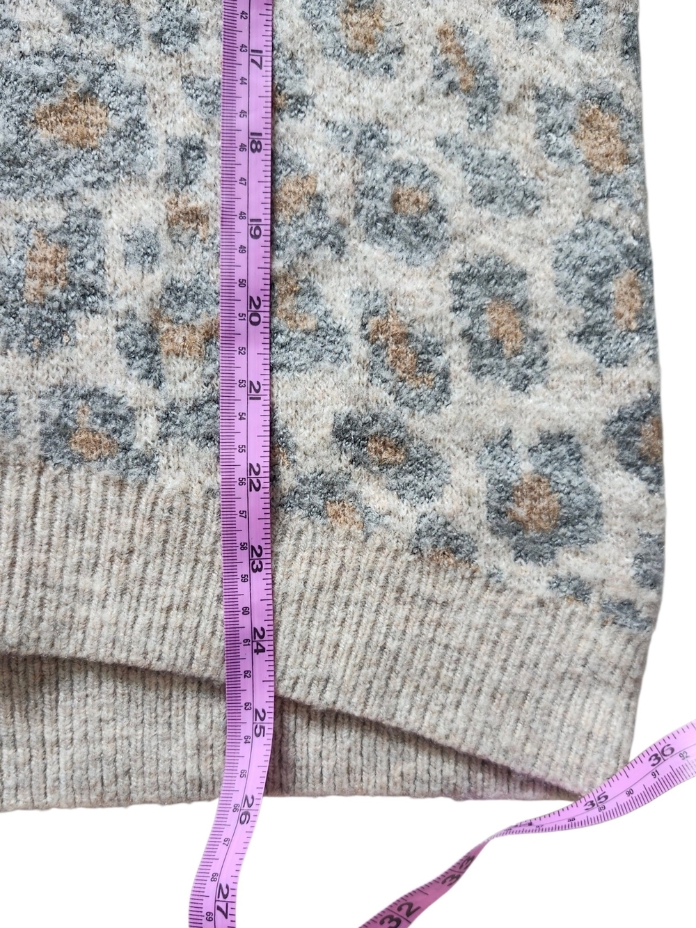 Abercrombie & Fitch Leopard Print Sweater Women's XS Soft Fuzzy Knit - Picture 4 of 5
